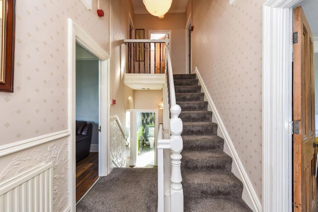 Traditional 3-Bed Property In Pontcanna With Parking Cardiff Exteriér fotografie