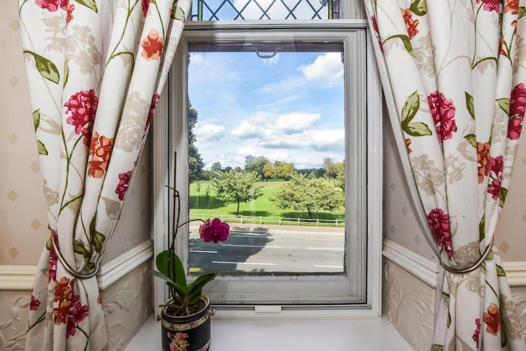 Traditional 3-Bed Property In Pontcanna With Parking Cardiff Exteriér fotografie