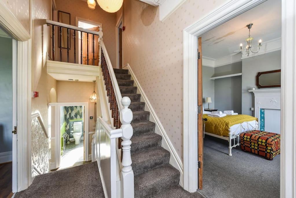 Traditional 3-Bed Property In Pontcanna With Parking Cardiff Exteriér fotografie