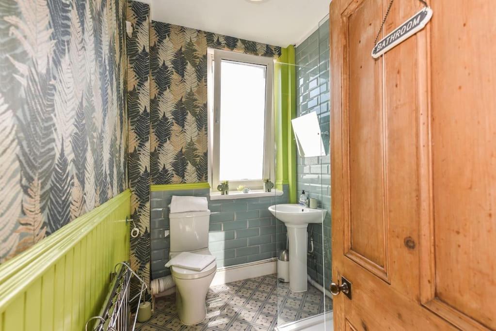 Traditional 3-Bed Property In Pontcanna With Parking Cardiff Exteriér fotografie