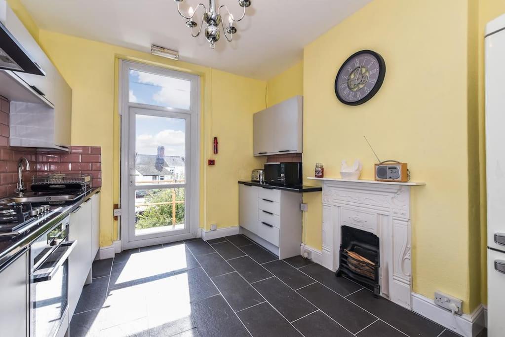 Traditional 3-Bed Property In Pontcanna With Parking Cardiff Exteriér fotografie