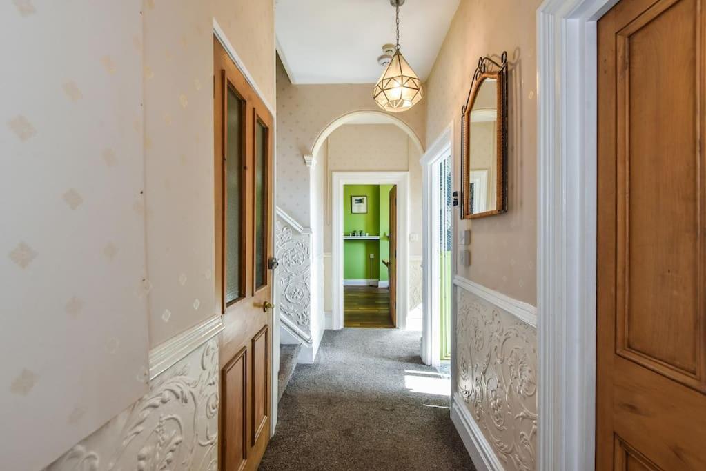 Traditional 3-Bed Property In Pontcanna With Parking Cardiff Exteriér fotografie