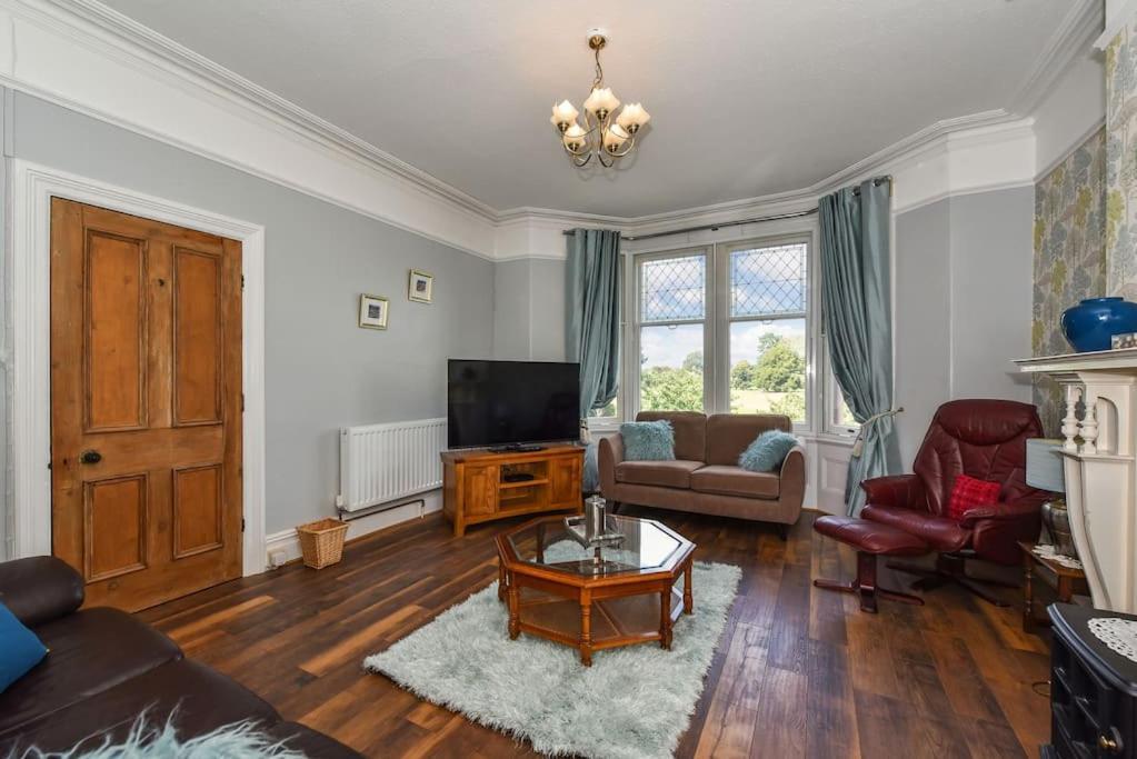 Traditional 3-Bed Property In Pontcanna With Parking Cardiff Exteriér fotografie